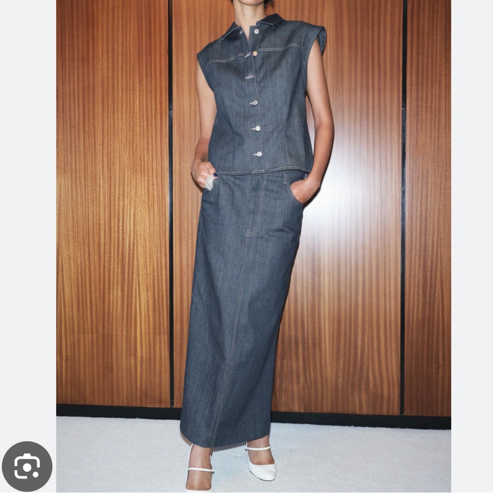 Zara - DENIM SKIRT SMALL - Picture 3 of 11